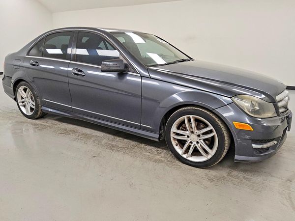 2013 MERCEDES-BENZ C C250 — Passenger 3/4