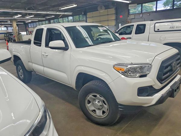 2023 TOYOTA TACOMA SR5 — Passenger 3/4