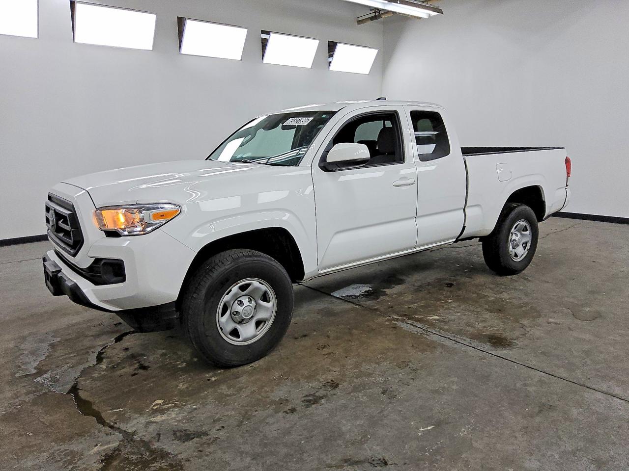 2023 TOYOTA TACOMA SR5 — Front 3/4