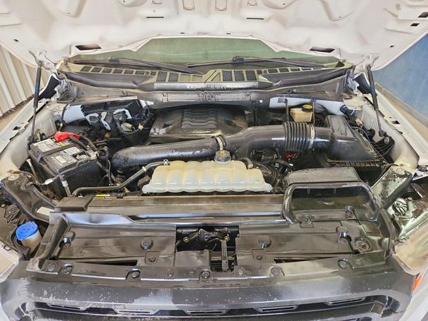 2021 FORD F150 — Engine bay
