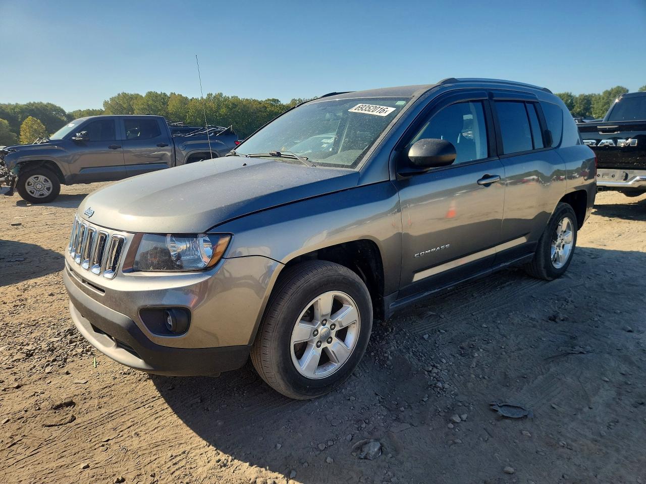 2014 JEEP COMPASS Sport — Front 3/4