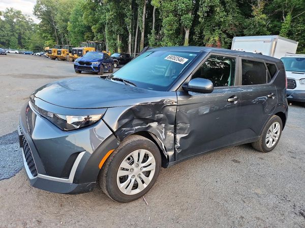 2024 KIA SOUL — Front 3/4