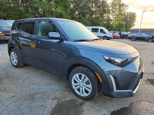 2024 KIA SOUL — Passenger 3/4