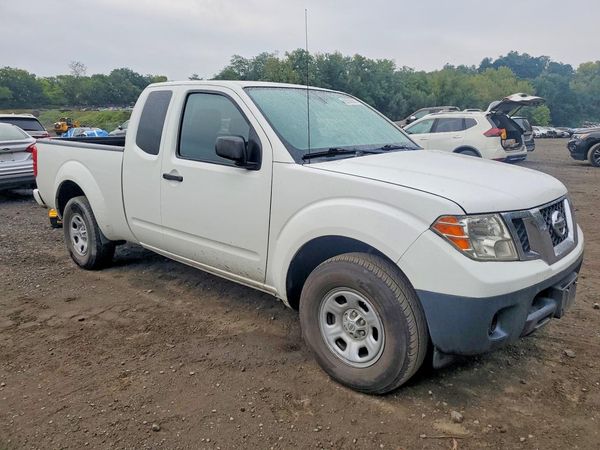 2018 NISSAN FRONTIER — Passenger 3/4