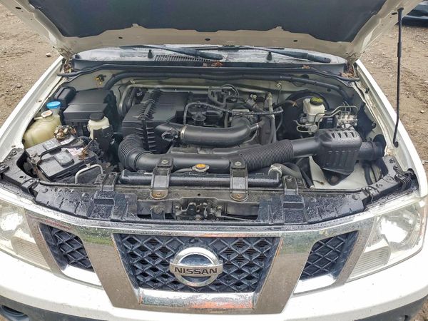 2018 NISSAN FRONTIER — Engine bay