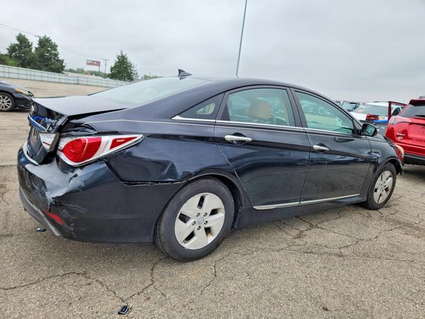 2012 HYUNDAI SONATA Middle level — PSRA