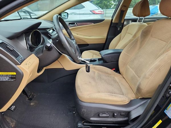 2012 HYUNDAI SONATA Middle level — DENT