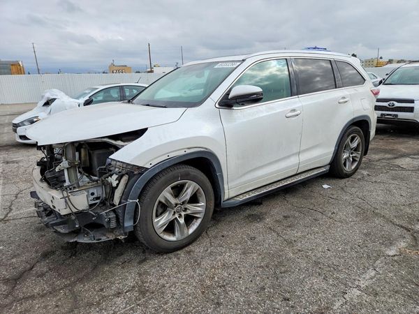 2016 TOYOTA HIGHLANDER — Front 3/4