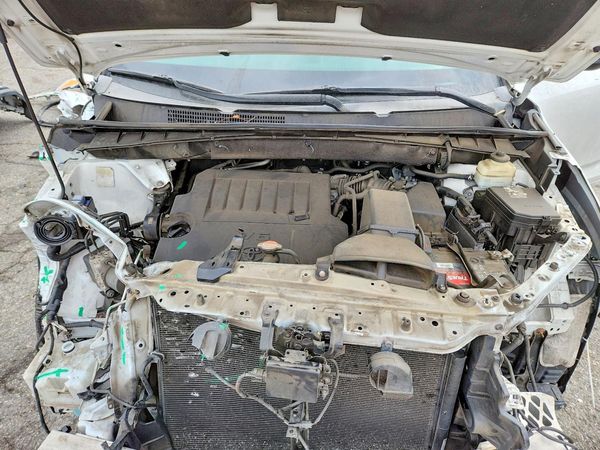 2016 TOYOTA HIGHLANDER — Engine bay
