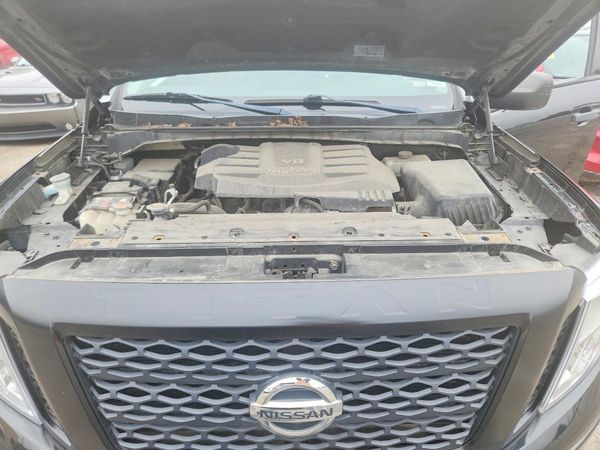 2019 NISSAN TITAN — Engine bay