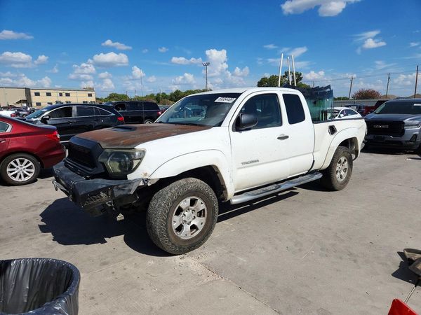 2015 TOYOTA TACOMA