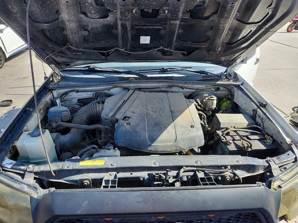 2015 TOYOTA TACOMA Delux Grade