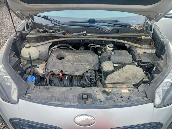 2020 KIA SPORTAGE — Engine bay