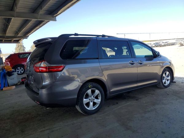 2017 TOYOTA SIENNA — PSRA
