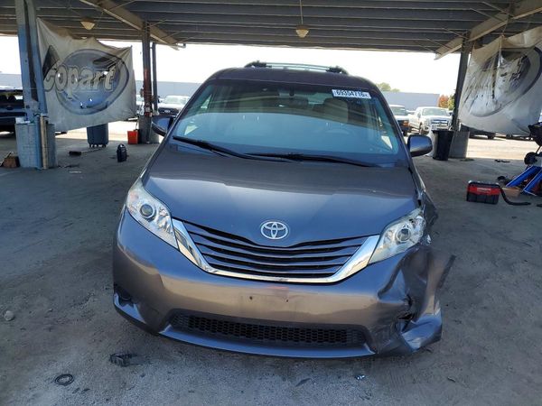 2017 TOYOTA SIENNA — DIRF