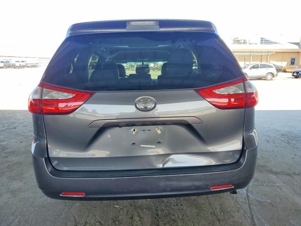 2017 TOYOTA SIENNA — DIRR