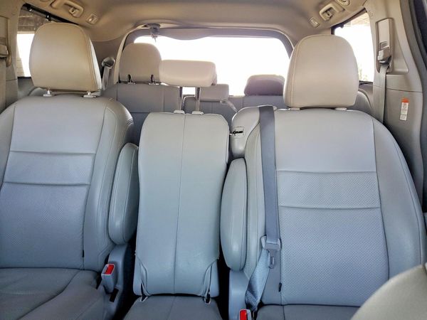 2017 TOYOTA SIENNA — SUVN