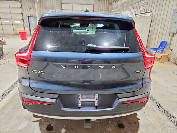 2021 VOLVO XC40 Inscription — DIRR