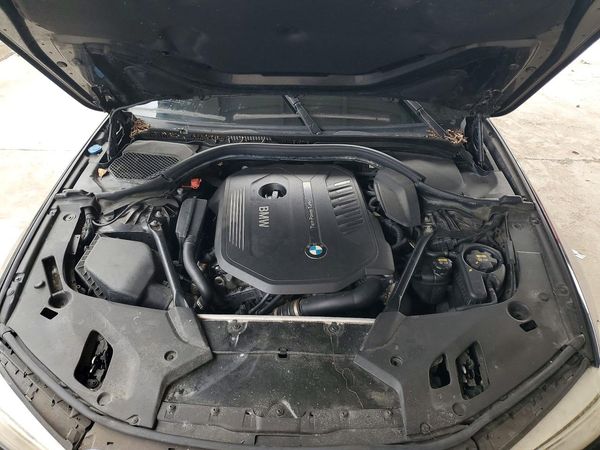 2017 BMW 5 SERIES — Engine bay