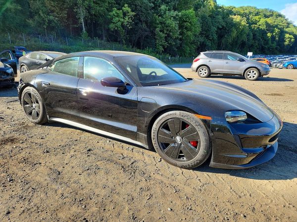 2022 PORSCHE TAYCAN 4S — Passenger 3/4
