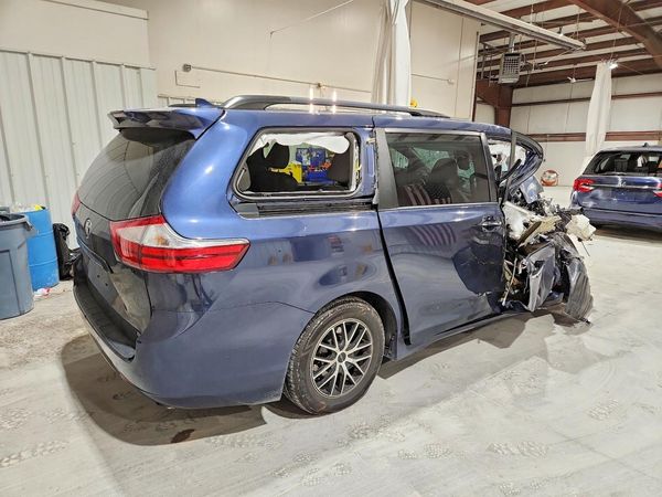 2019 TOYOTA SIENNA — PSRA