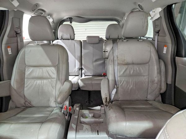2019 TOYOTA SIENNA — SUVN