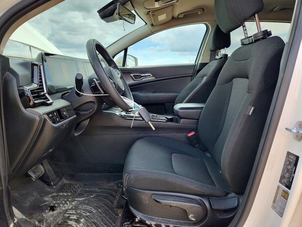 2023 KIA SPORTAGE — DENT