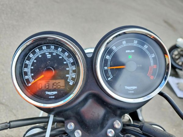 2013 TRIUMPH MOTORCYCLE SCRAMBLER — ODOM