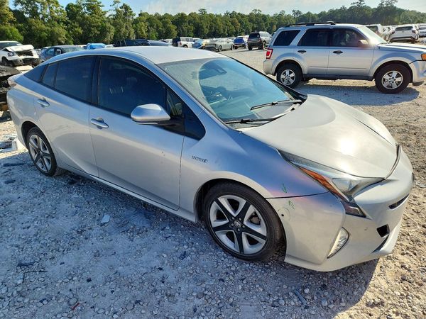 2018 TOYOTA PRIUS — Passenger 3/4