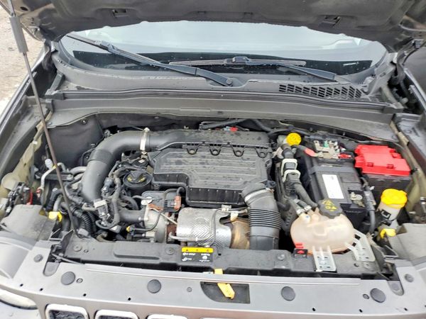 2020 JEEP RENEGADE LIMITED — Engine bay