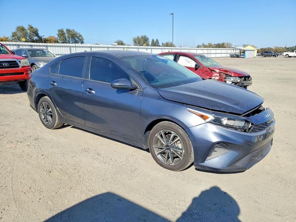 2024 KIA FORTE — Passenger 3/4