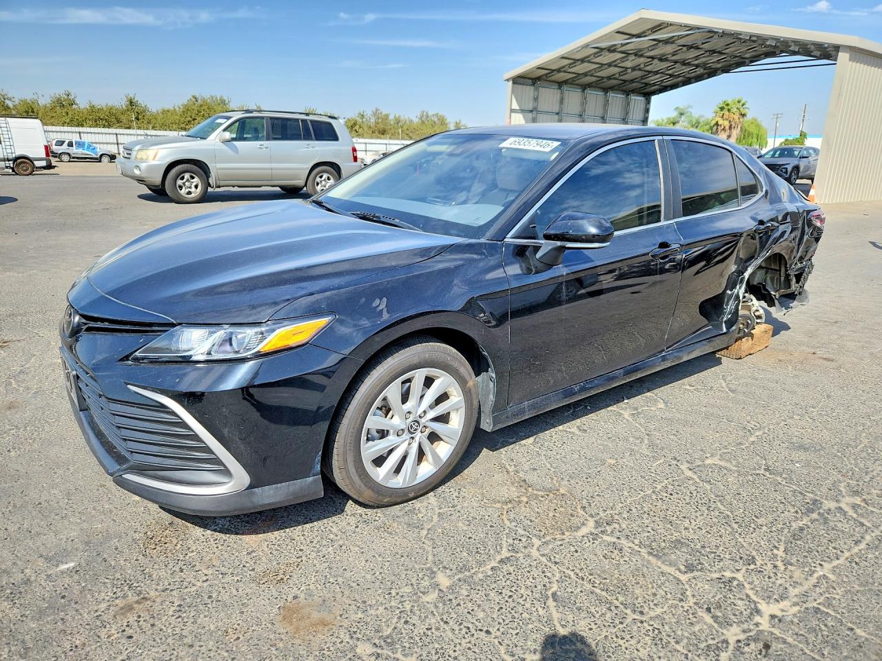 2023 TOYOTA CAMRY LE — Front 3/4