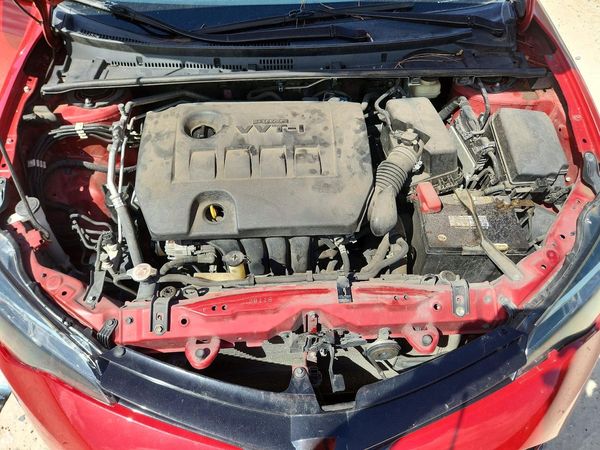 2017 TOYOTA COROLLA — Engine bay