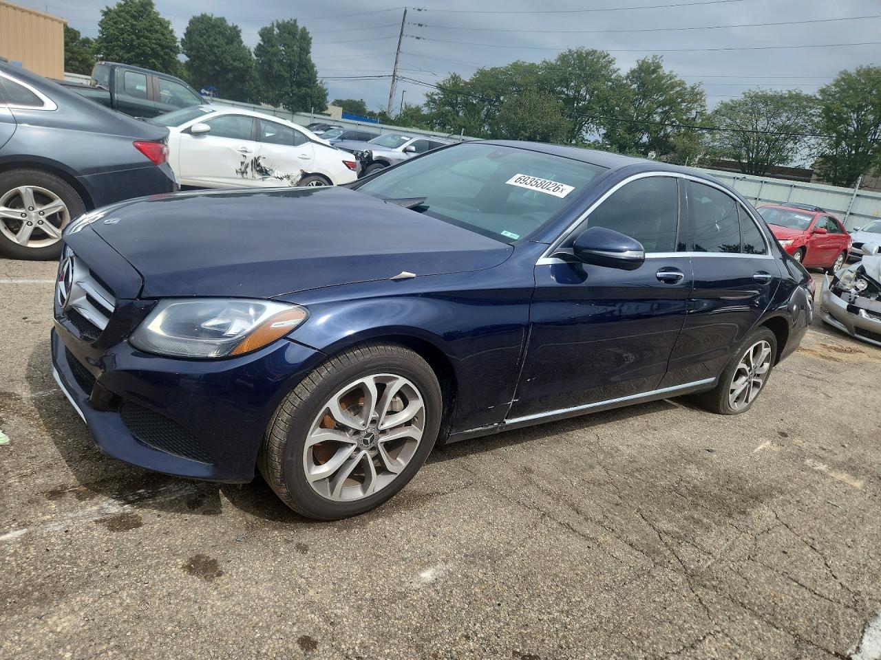 2018 MERCEDES-BENZ C-CLASS C300-4M — Front 3/4