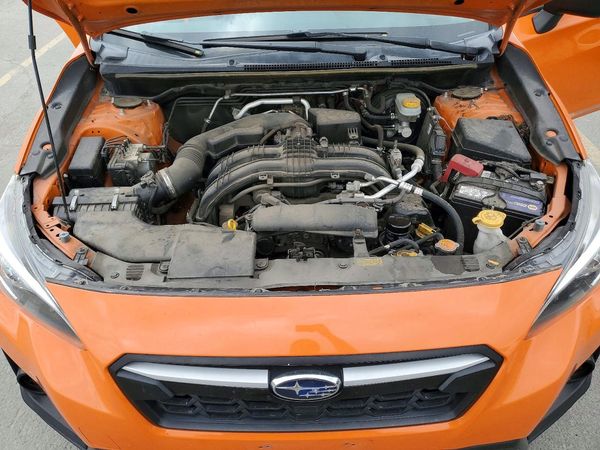 2018 SUBARU CROSSTREK — Engine bay