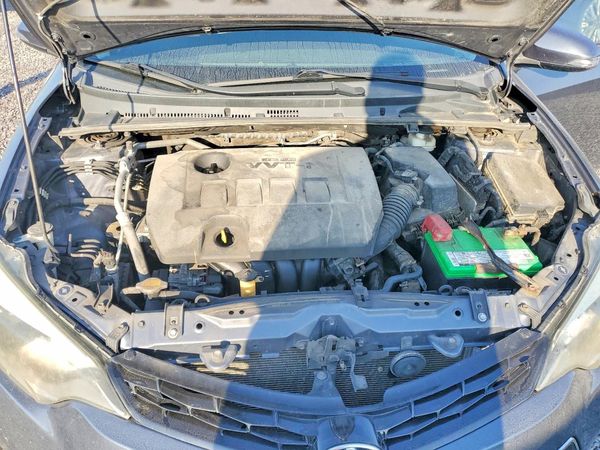 2014 TOYOTA COROLLA — Engine bay