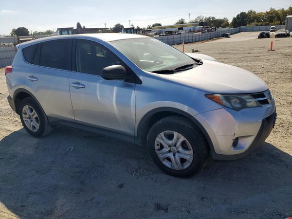 2015 TOYOTA RAV4 LE (X Grade) — Passenger 3/4