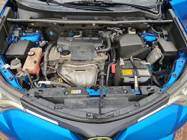 2018 TOYOTA RAV4 Adventure/XLE — Engine bay