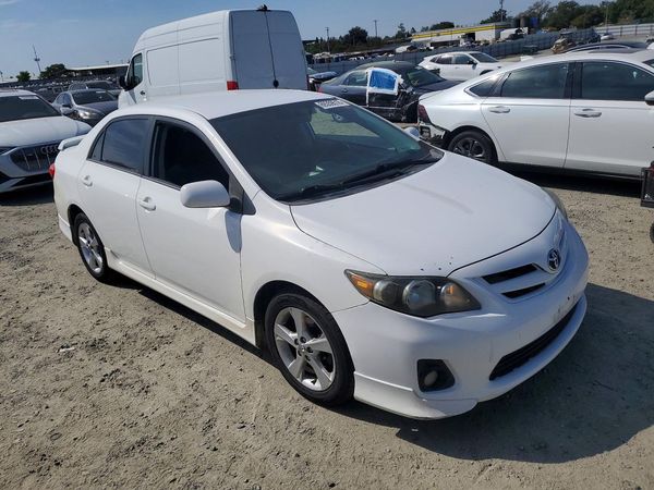 2013 TOYOTA COROLLA — Passenger 3/4