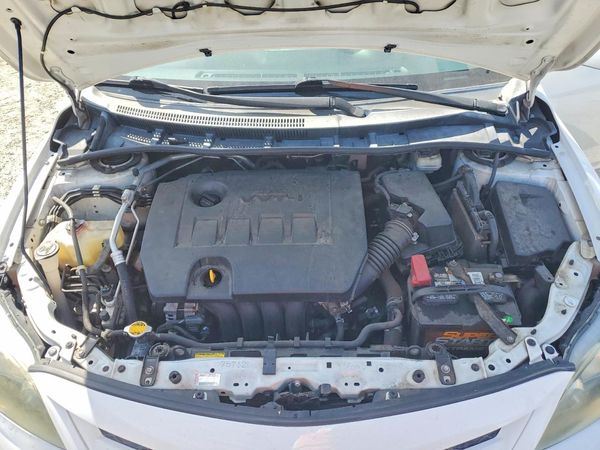 2013 TOYOTA COROLLA — Engine bay