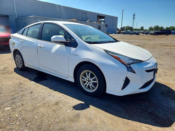 2016 TOYOTA PRIUS One/Two