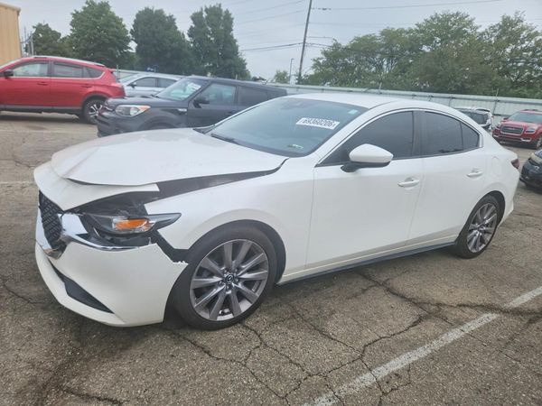2020 MAZDA 3 — Front 3/4