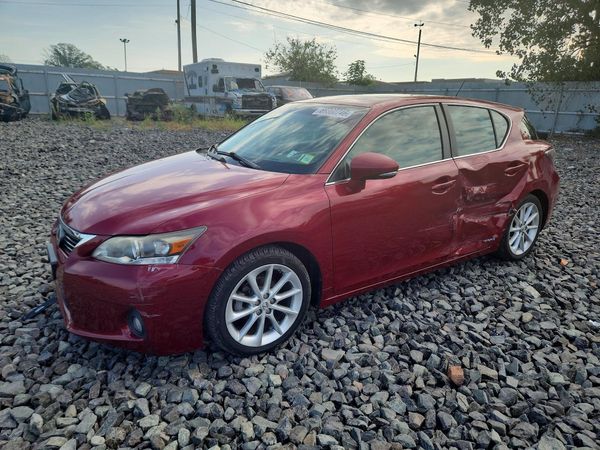 2012 LEXUS CTH200 — Front 3/4