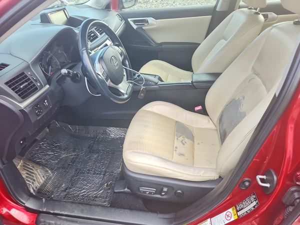 2012 LEXUS CTH200 — DENT
