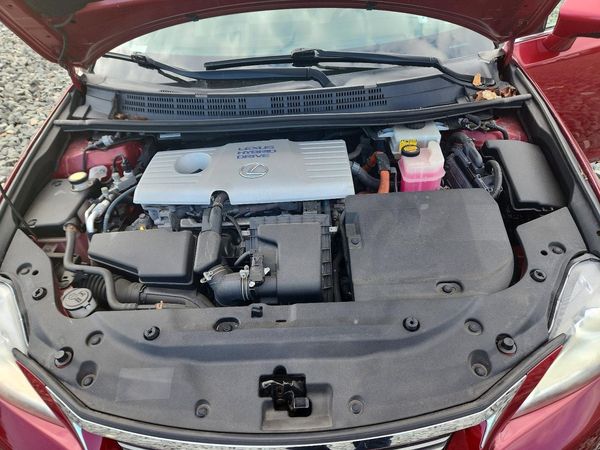 2012 LEXUS CTH200 — Engine bay