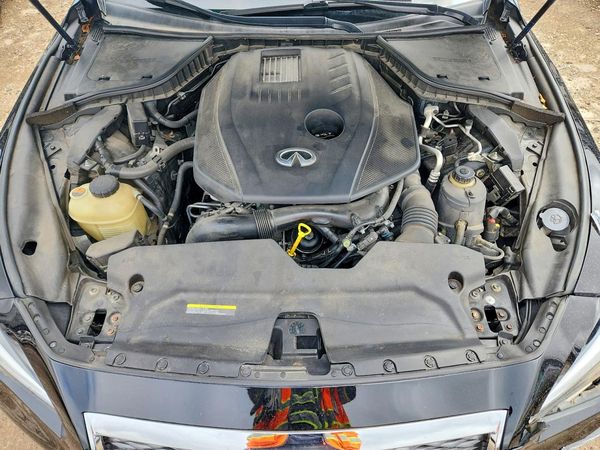 2017 INFINITI Q50 — Engine bay