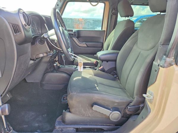 2016 JEEP WRANGLER — DENT
