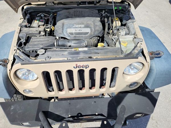 2016 JEEP WRANGLER — Engine bay