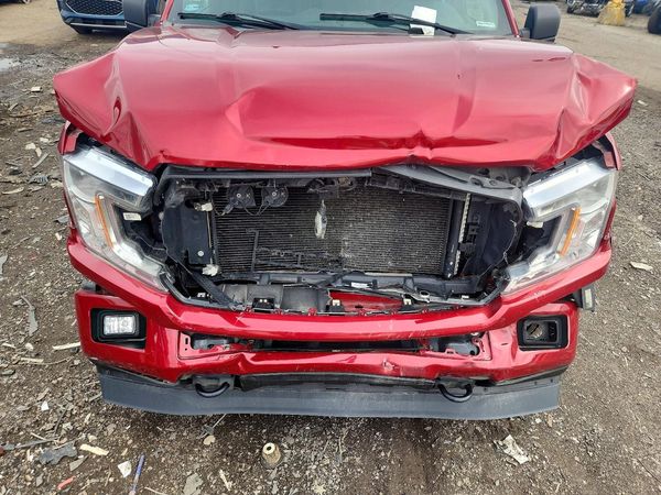 2019 FORD F150 — Engine bay