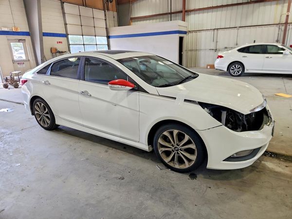 2014 HYUNDAI SONATA — Passenger 3/4
